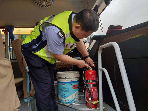 遼寧本溪縣交管大隊扎實做好開學季校車安全大檢查工作