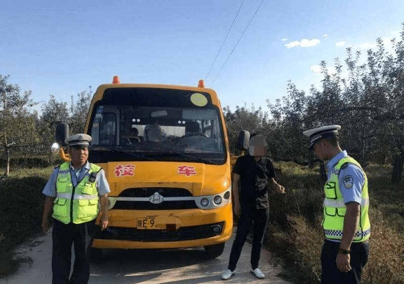 渭南一校車司機被查處！扣13分+罰款！不要拿孩子安全開玩笑...