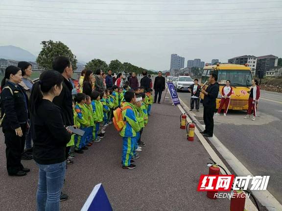 湖南瀘溪：校車按季“體檢”連續十年“零事故”
