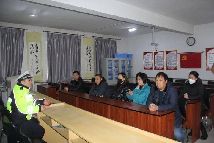 莫旗開展校車駕駛員安全教育培訓