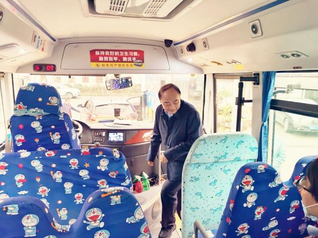 紹興:內(nèi)蒙古自治區(qū)代表團(tuán)蒞臨上虞考察校車智能防碰撞安全系統(tǒng) 紹興:內(nèi)蒙古自治區(qū)代表團(tuán)蒞臨上虞考察校車智能防碰撞安全系統(tǒng)