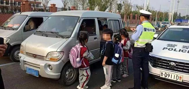 遷安一“校車”竟超載100% ，司機被判拘役并罰款！