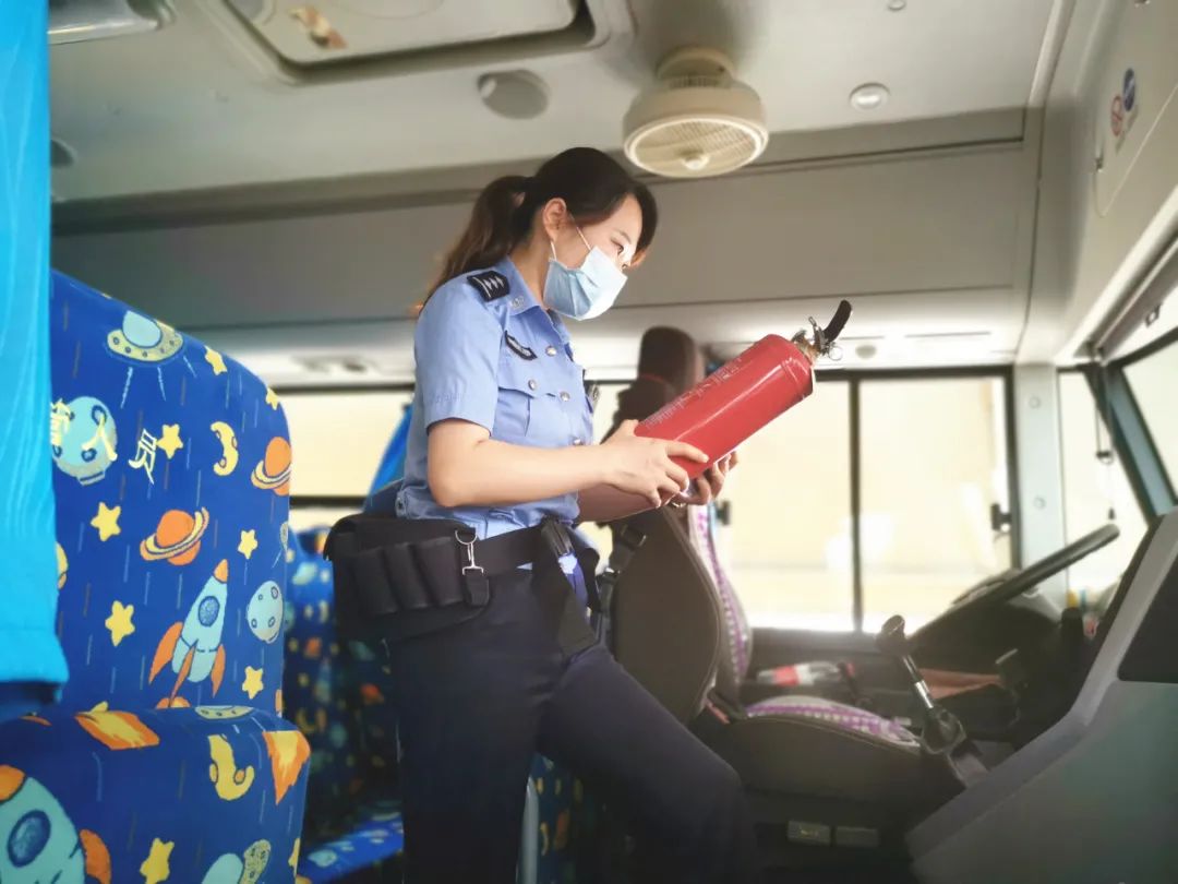 【金秋開學(xué)季】贛州經(jīng)開區(qū)交警多舉措保障學(xué)生出行安全