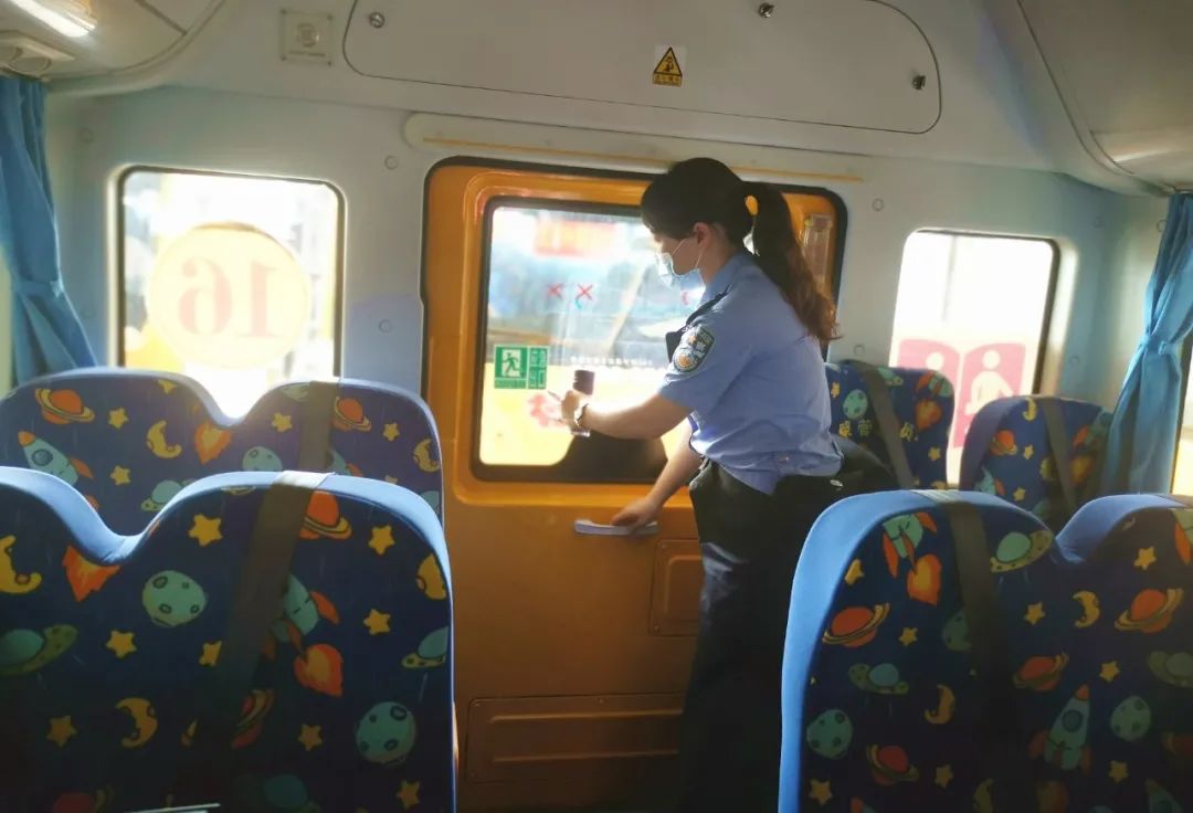 【金秋開學(xué)季】贛州經(jīng)開區(qū)交警多舉措保障學(xué)生出行安全