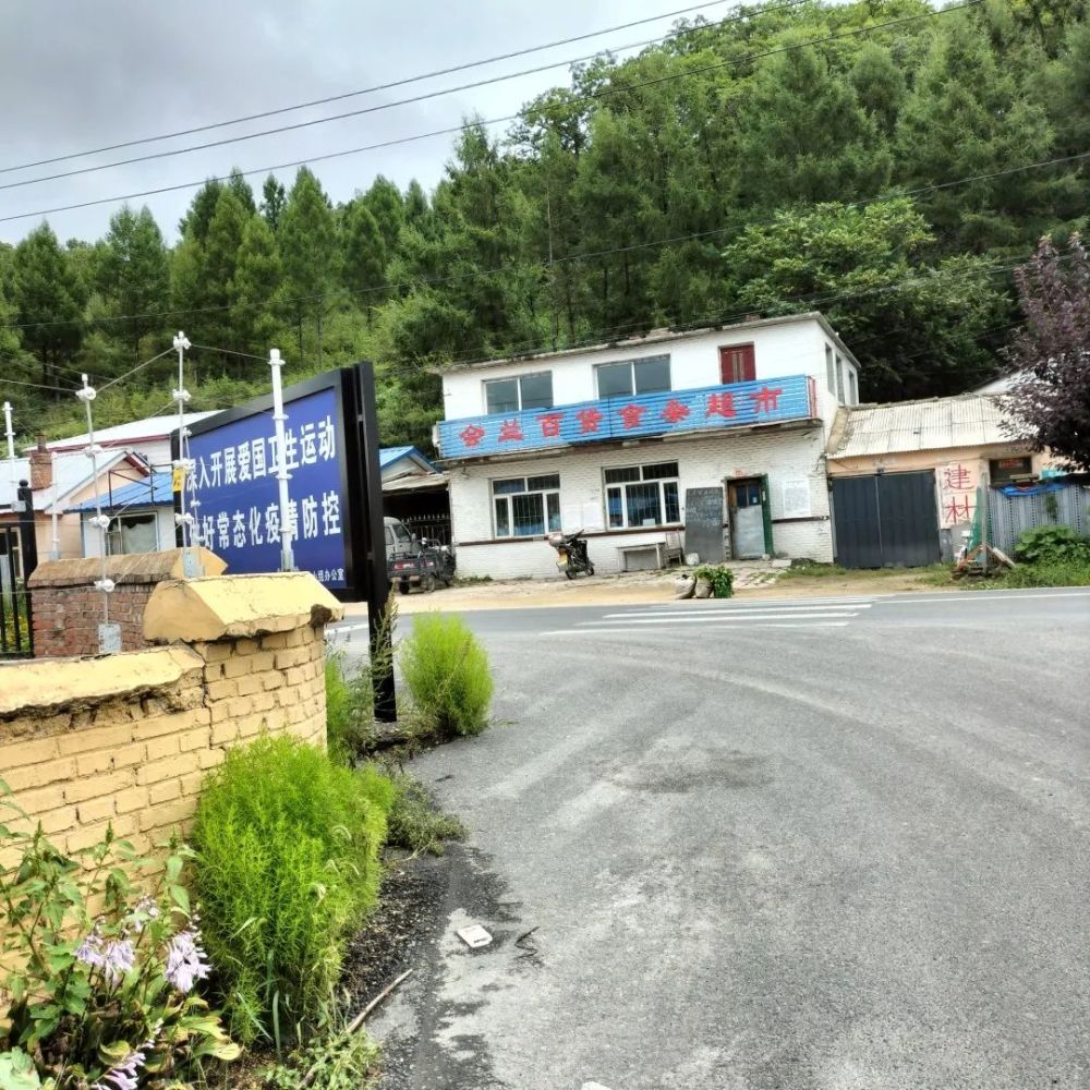 豐滿交警進校園 給校車來個“大體檢” 豐滿交警進校園 給校車來個“大體檢”