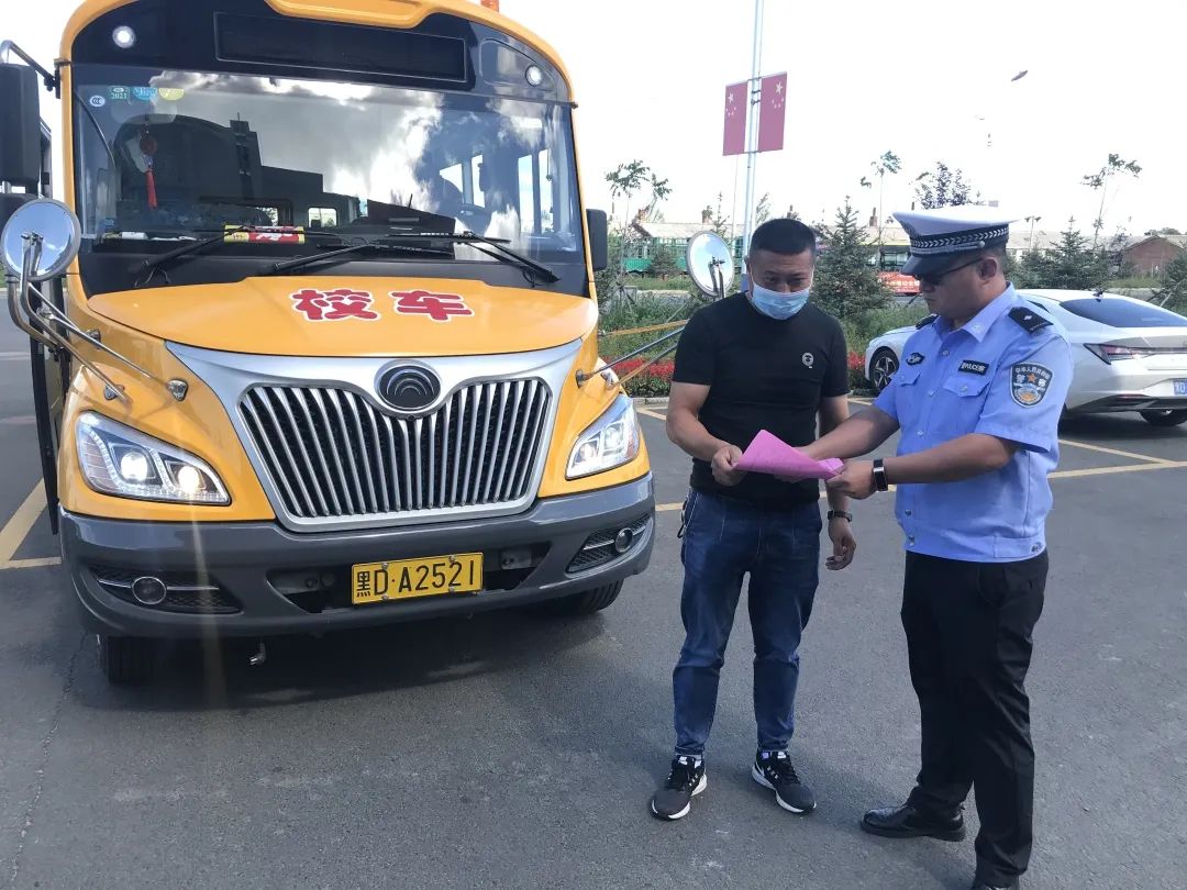 開展校車安全大檢查,筑牢學生出行安全防線~ 開展校車安全大檢查,筑牢學生出行安全防線~