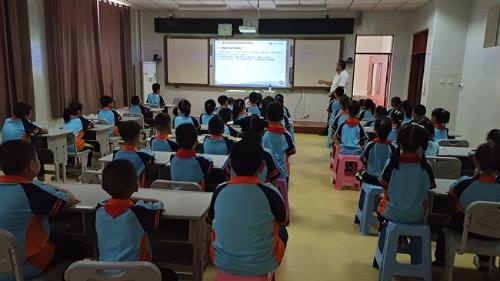 煙臺高新區第三實驗小學組織校車安全專題知識培訓