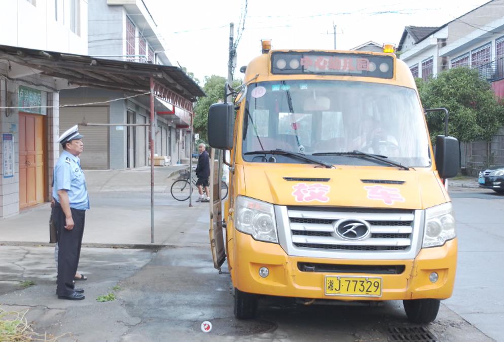 澧縣安委辦巡查組開展校車、校園安全突擊檢查