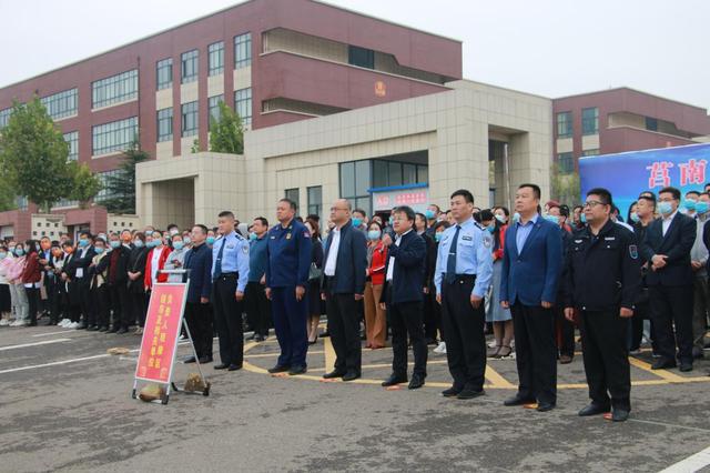 莒南縣開展全縣校車安全應(yīng)急演練活動(dòng)