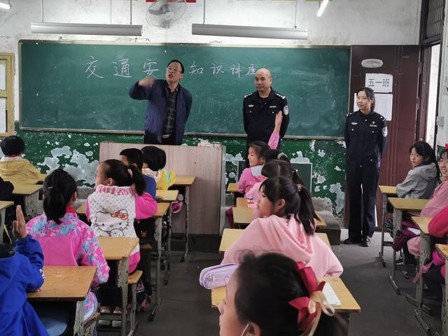 嚴(yán)查、嚴(yán)管、嚴(yán)懲，共筑牢校車安全