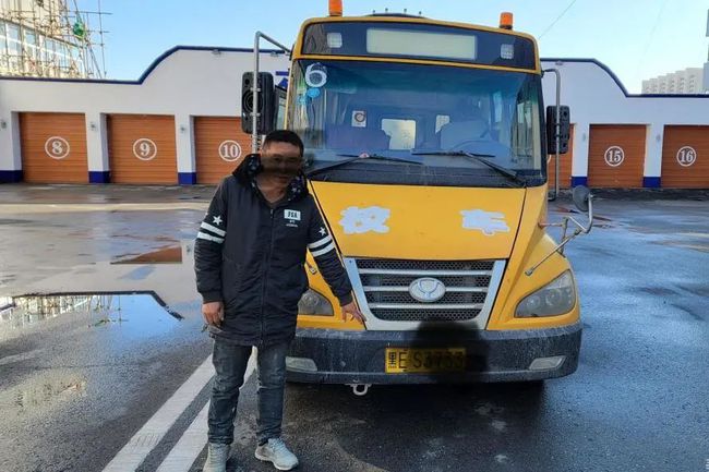 減量控大 | 大慶交警整治超員“零容忍” 減量控大 | 大慶交警整治超員“零容忍”