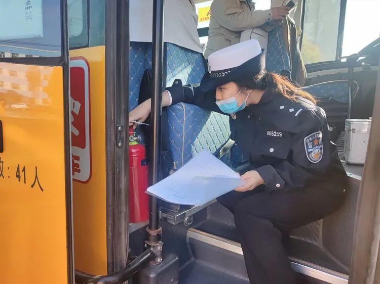 減量控大 | 筑牢安全防線 大慶交警開展校車安全隱患排查工作 減量控大 | 筑牢安全防線 大慶交警開展校車安全隱患排查工作