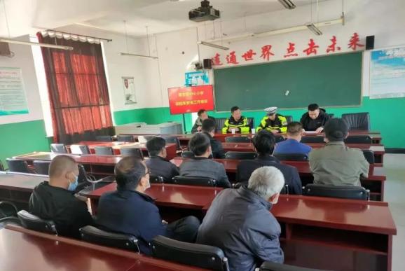 教育培訓︱隆化交警大隊開展校車駕駛人安全警示教育培訓