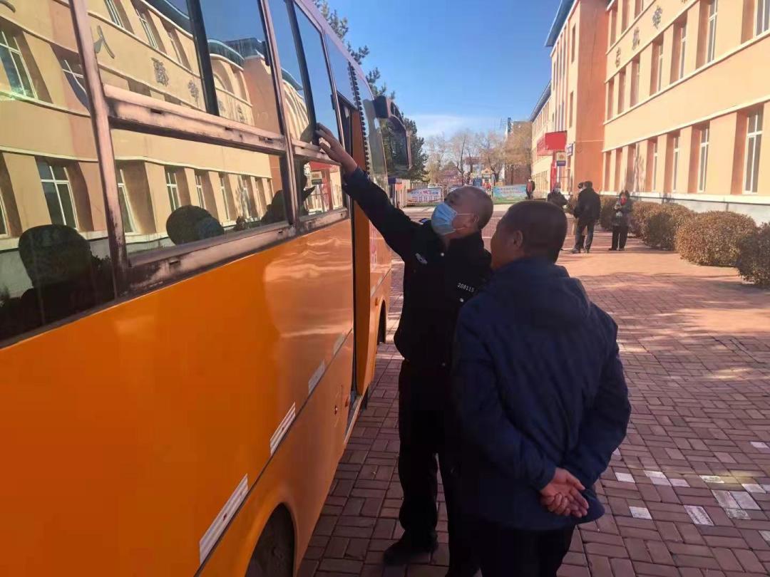 舒蘭交管大隊開展校車應急演練活動