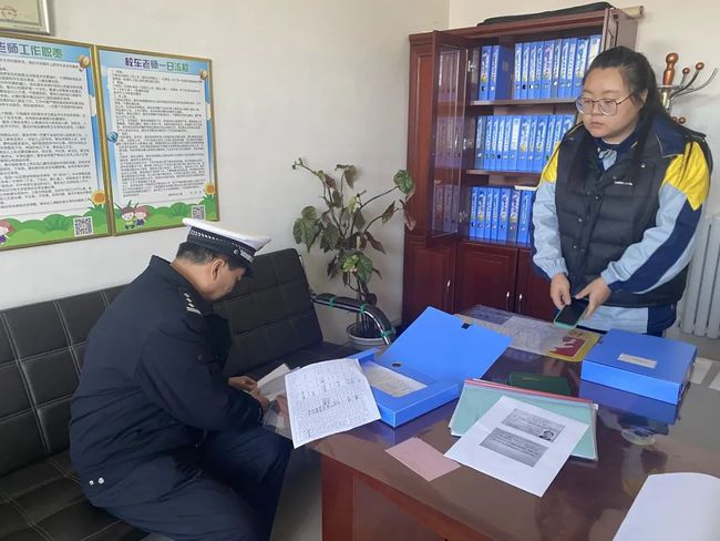 校車安全不容忽視 交警三大隊走進轄區幼兒園