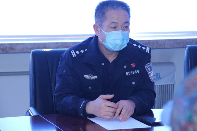 凌河丨交警組織召開校車企業交通安全培訓會/ 凌河丨交警組織召開校車企業交通安全培訓會