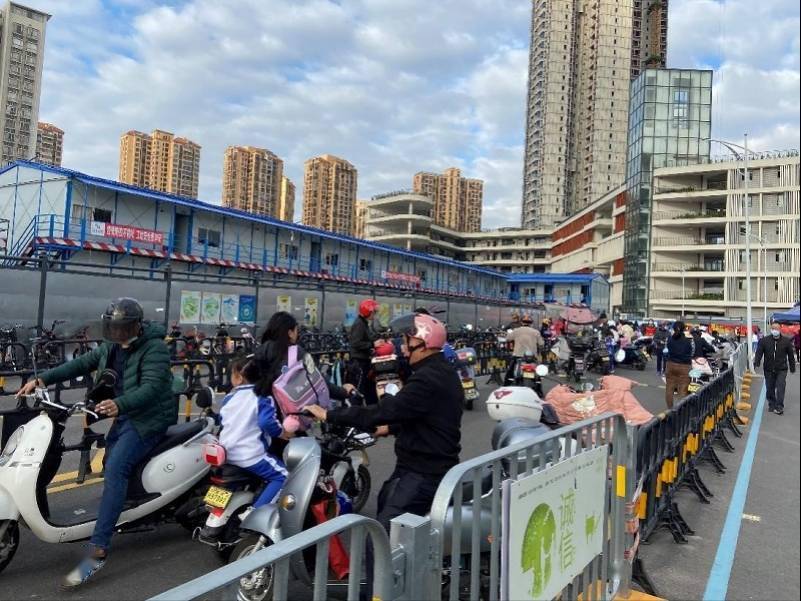 深圳一公辦學校突然取消校車,家長不淡定了?教育局回應 深圳一公辦學校突然取消校車,家長不淡定了?教育局回應