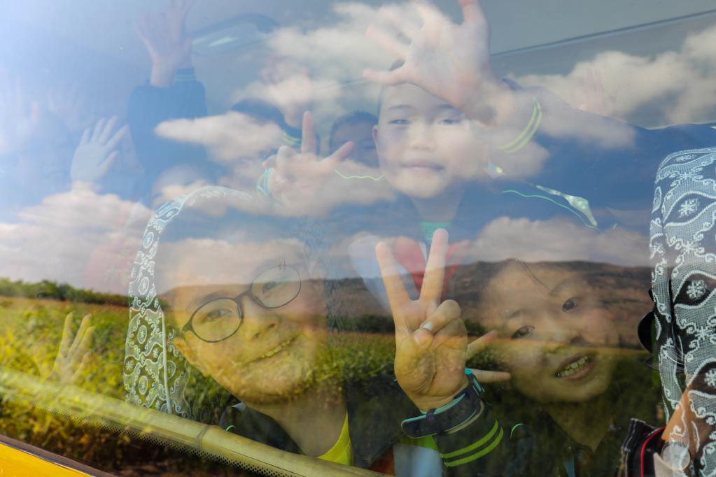 “雙減”后,一輛校車的“田野”之旅 “雙減”后,一輛校車的“田野”之旅