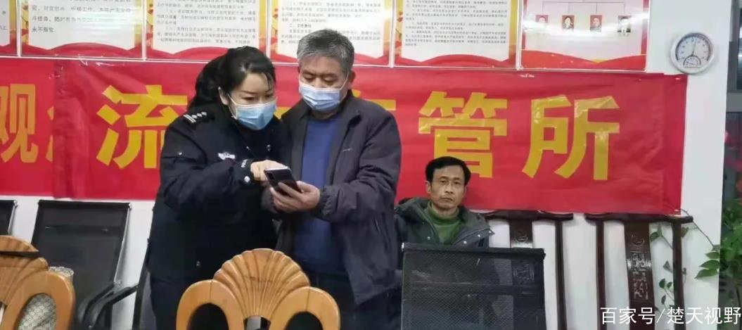 「警民“連心橋”」鄂州“流動車管所”開進校車公司 「警民“連心橋”」鄂州“流動車管所”開進校車公司