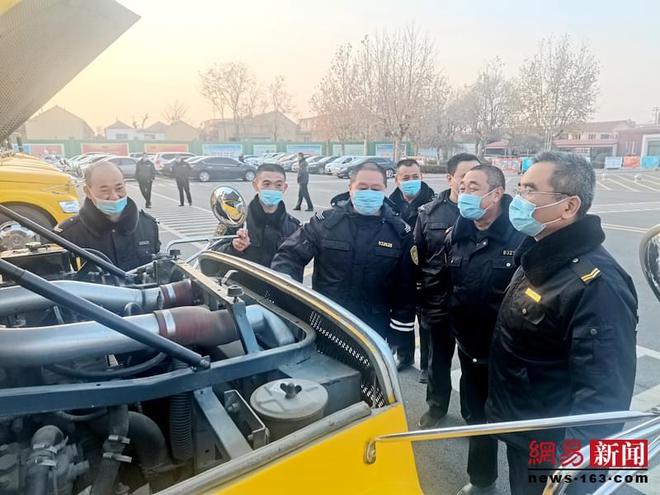 膠州:溫馨校車加密安全隱患排查頻次 確保冬季運營安全 膠州:溫馨校車加密安全隱患排查頻次 確保冬季運營安全