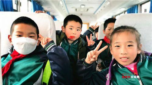 全市共配備校車373輛 服務(wù)學(xué)生近2.8萬人 全市共配備校車373輛 服務(wù)學(xué)生近2.8萬人