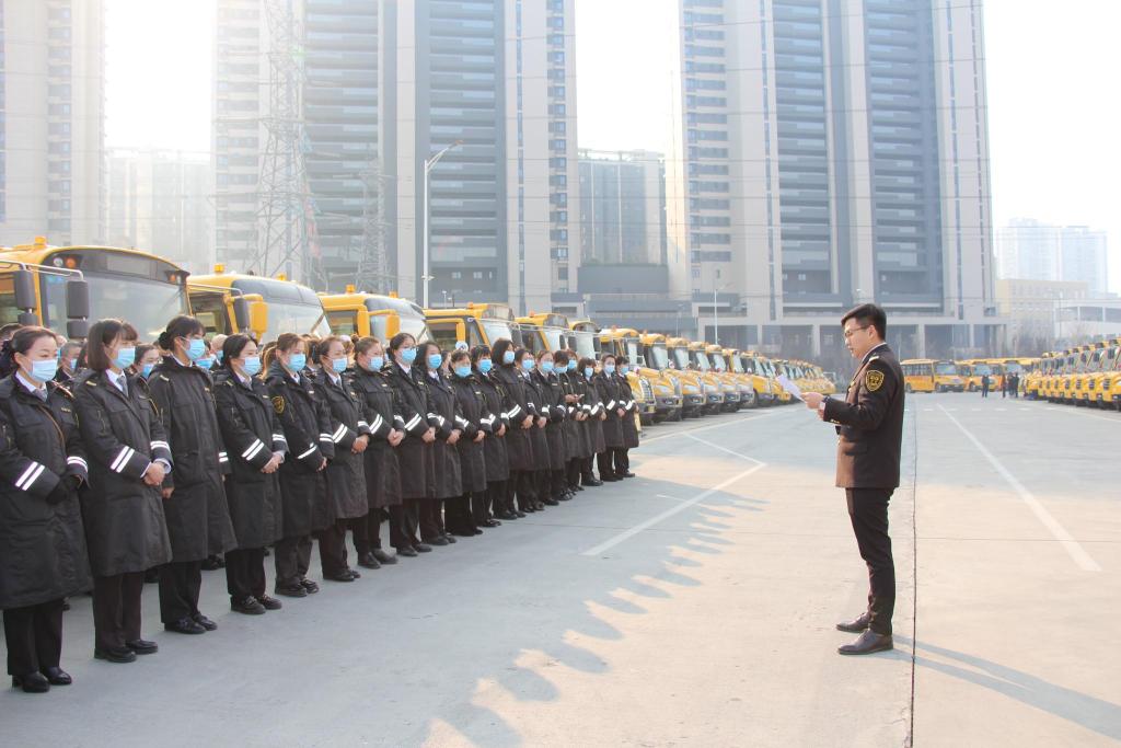 青島:“神獸回籠” 2000余輛溫馨校車全員上崗準(zhǔn)備好了 青島:“神獸回籠” 2000余輛溫馨校車全員上崗準(zhǔn)備好了