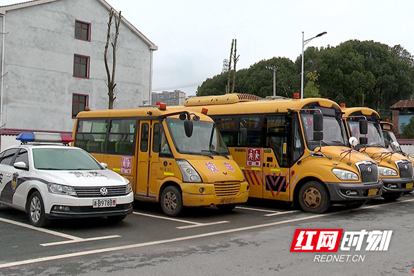 迎開學 攸縣對413輛校車開展安全大檢查 22.jpg