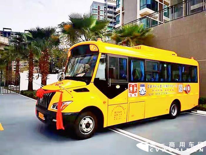 歐輝新一代健康校車在華南師大附屬文華幼兒園正式開通服務/ 歐輝新一代健康校車在華南師大附屬文華幼兒園正式開通服務