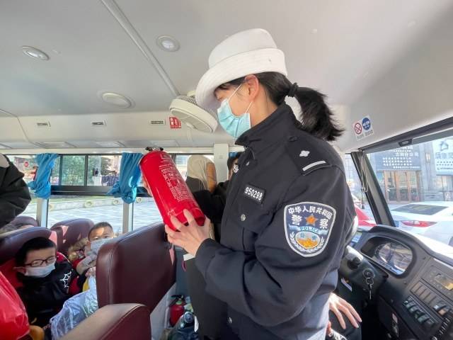 古田交警大隊(duì)開展開學(xué)季校車安全檢查筑牢安全防線