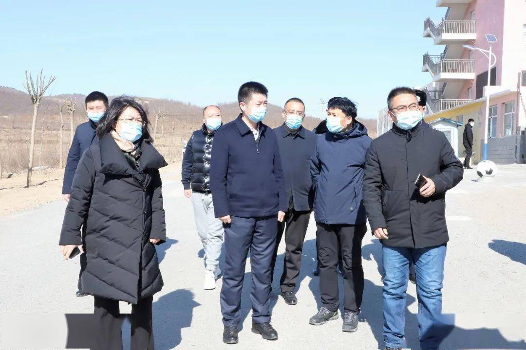 鞏建波檢查校車安全/ 鞏建波檢查校車安全