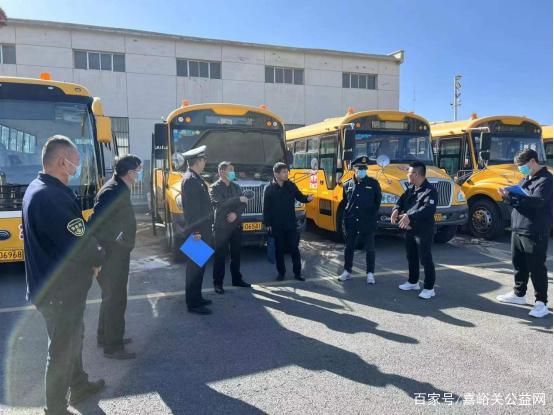 嘉峪關(guān)市公交公司開展校車安全“大體檢” 嘉峪關(guān)市公交公司開展校車安全“大體檢”