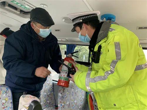 專項治理來了!遂寧交警重點整治校車安全和校園周邊道路交通秩序 專項治理來了!遂寧交警重點整治校車安全和校園周邊道路交通秩序