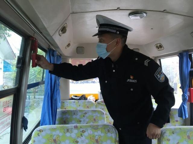 德陽市旌陽交警大隊開展春季開學校車安全大檢查/ 德陽市旌陽交警大隊開展春季開學校車安全大檢查