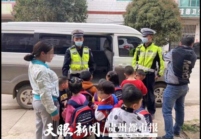 「打非治違專項行動」“黑校車”嚴重超員，校長：情況特殊請“理解”