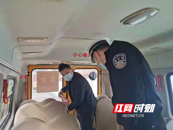 漣源:校車安全常抓不懈 路面執法重拳出擊 微信圖片_20220323191739.jpg