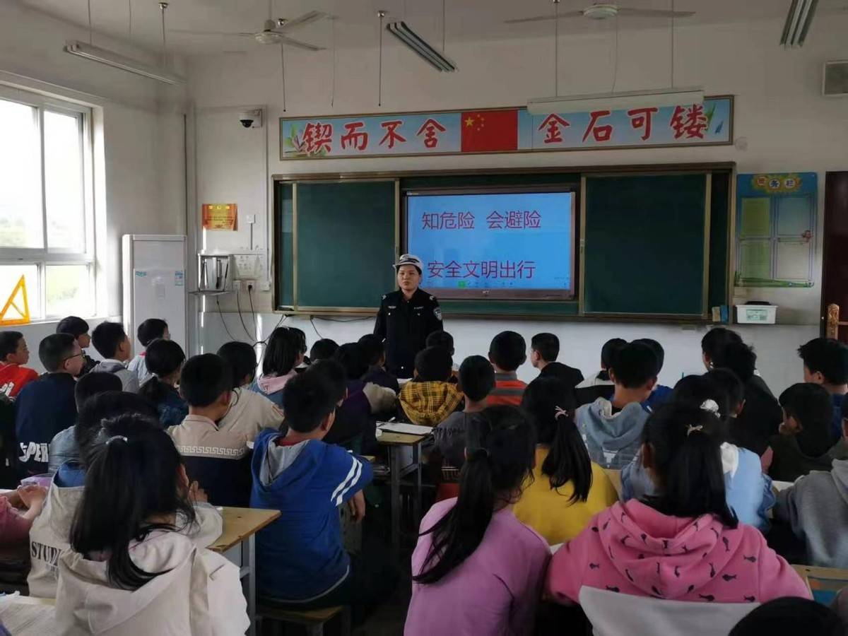 內(nèi)鄉(xiāng)縣岞曲鎮(zhèn):加強校車管理 確保疫情期間學生出行安全 內(nèi)鄉(xiāng)縣岞曲鎮(zhèn):加強校車管理 確保疫情期間學生出行安全