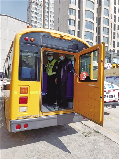 嚴把校車“體檢關”護航學生平安路