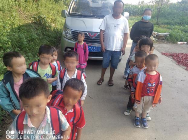 “黑校車”超員144.44%，司機、幼兒園負責人共3人獲刑！