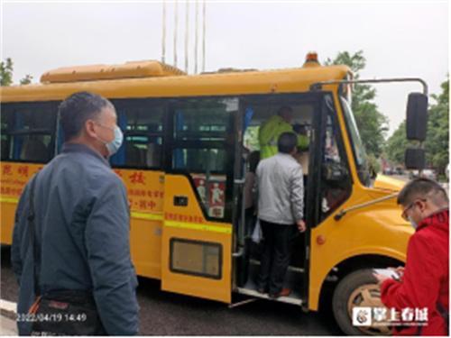 守護平安上學路官渡多部門聯(lián)合開展校車安全大檢查