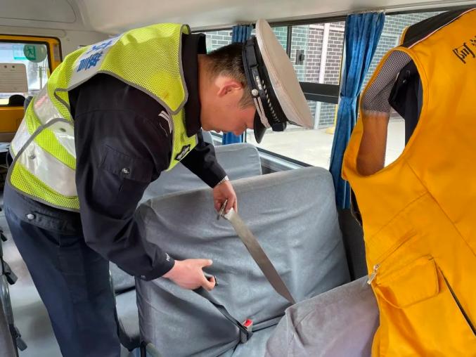 春雷行動|交警三大隊開展校車安全大檢查 春雷行動|交警三大隊開展校車安全大檢查