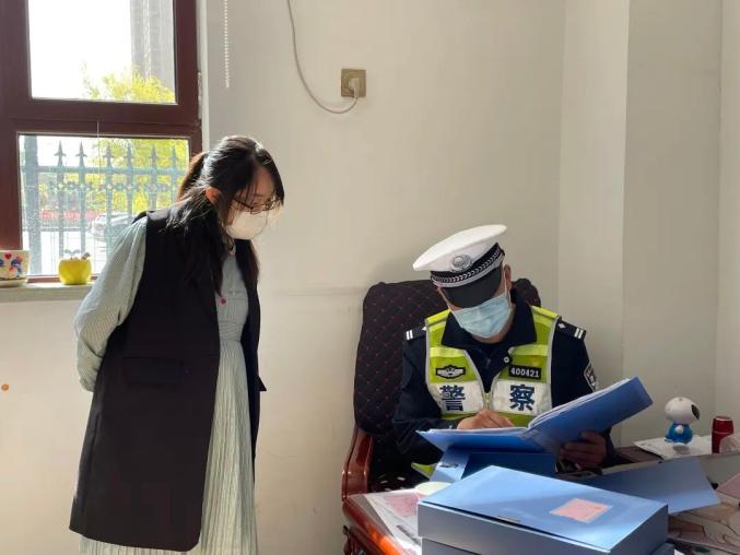 春雷行動|交警三大隊開展校車安全大檢查 春雷行動|交警三大隊開展校車安全大檢查