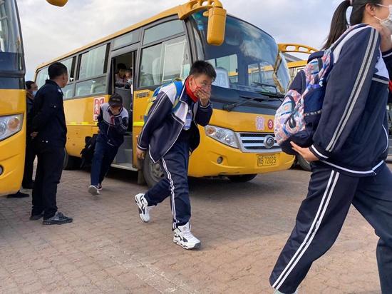 泰來縣克利鎮中心學校開展校車安全應急演練