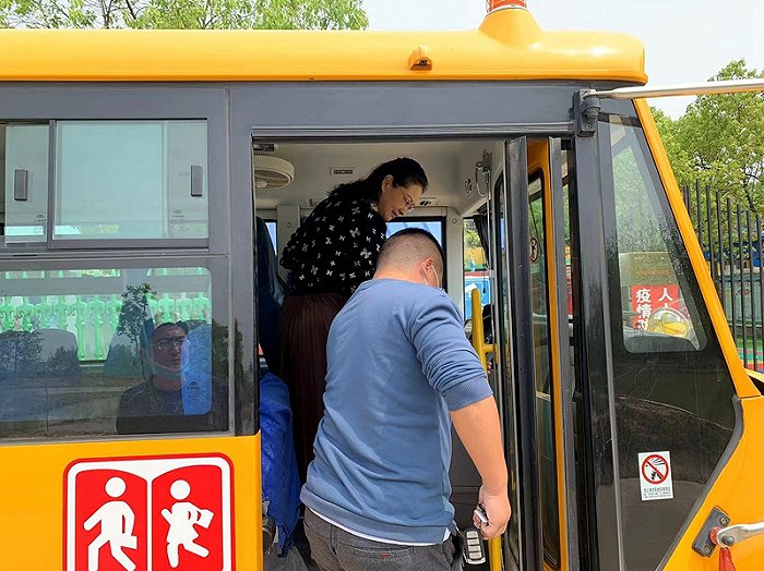 信陽潢川縣教體局多舉措加強(qiáng)校車安全綜合管理,保障師生出行安全 信陽潢川縣教體局多舉措加強(qiáng)校車安全綜合管理,保障師生出行安全