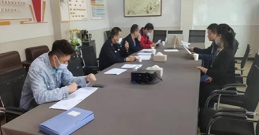 長(zhǎng)安交警：四項(xiàng)舉措、“三零”要求，校車十年安全行