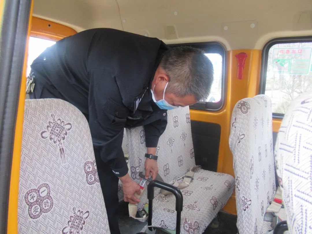 蒙自交警強化校車安全檢查 夯實校園安全防線