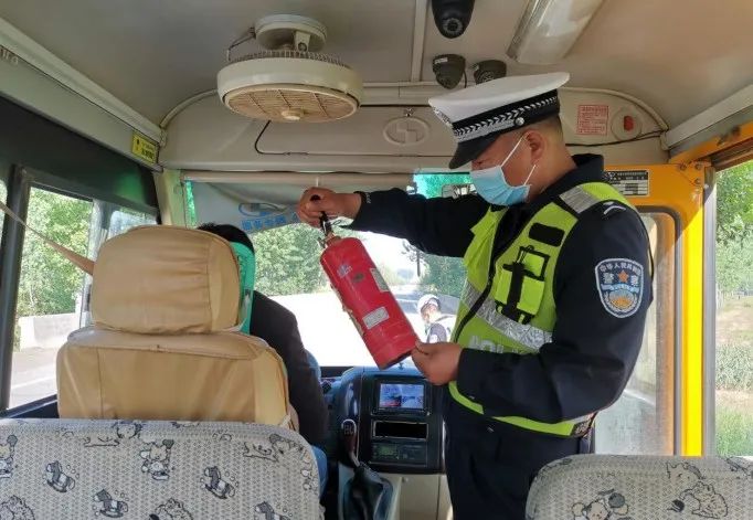 守護在校學(xué)生人身財產(chǎn)安全，商丘公安這樣做~