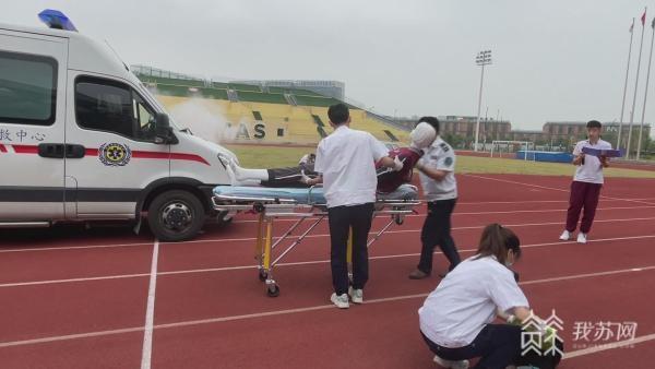 保障校車安全 南京江北新區警方走進校園應急演練