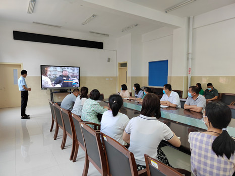 濟南高新區稼軒小學開展校車安全應急演練活動