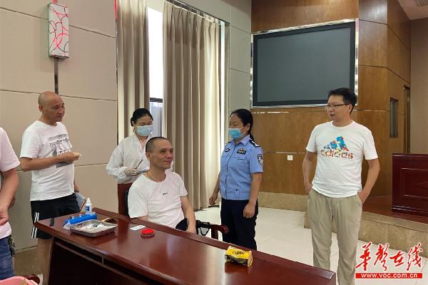 衡陽高新區開展校車駕駛員禁毒知識培訓暨涉毒毛發檢測篩查工作/ 15.4.jpg