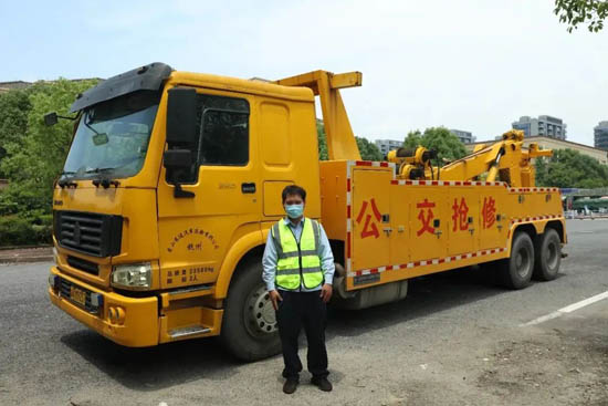 蕭山浦陽鎮中心小學開展校車突發情況應急疏散演練/ 蕭山浦陽鎮中心小學開展校車突發情況應急疏散演練